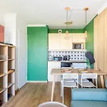 Guestready - Sunny With Balcony Views Paris