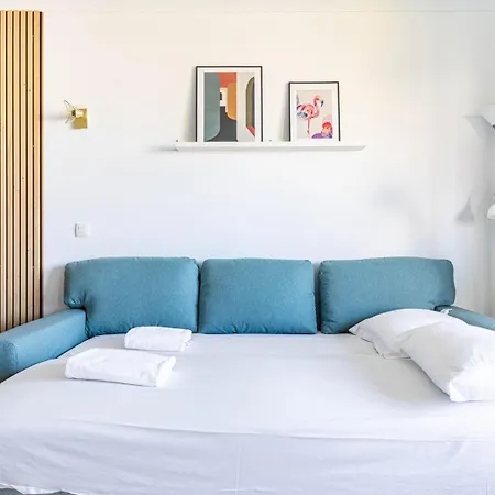 Guestready - Sunny With Balcony Views * פריז