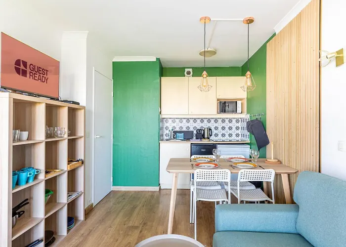 Guestready - Sunny With Balcony Views Paris