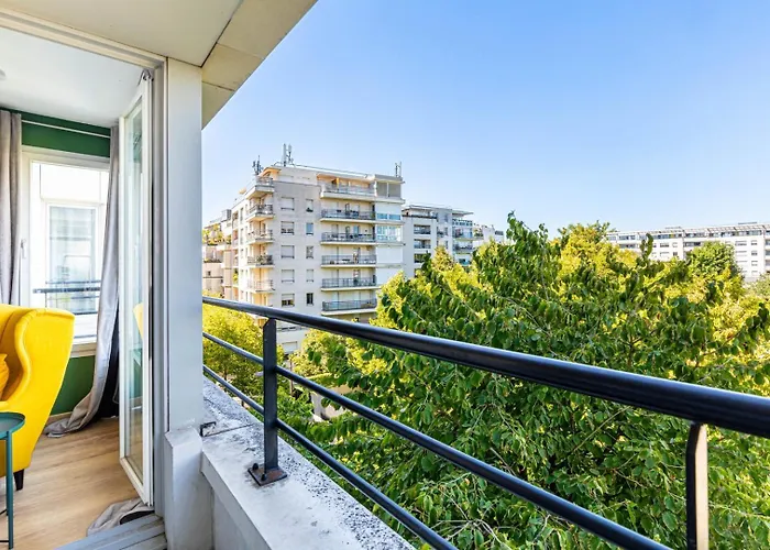 Guestready - Sunny With Balcony Views Paris