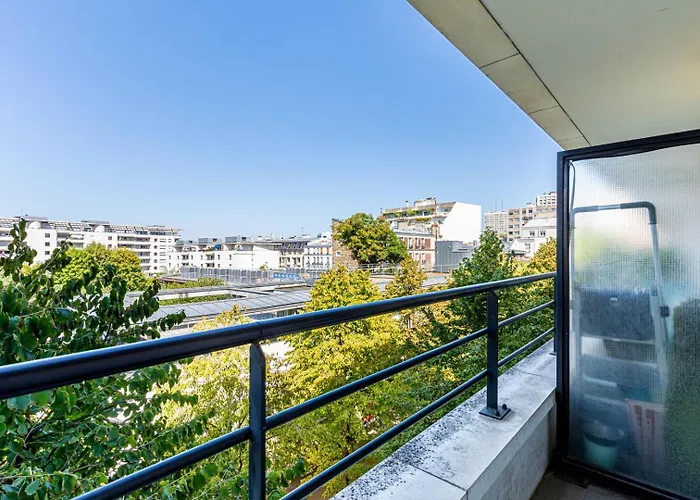 Guestready - Sunny With Balcony Views Apartment Paris